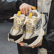 Kasut "dad shoes" adalah serbaguna dan bergaya, sesuai untuk lelaki dan wanita. Ia merupakan kasut l