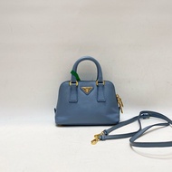 店鋪現貨：PRADA Promenade 淺藍色十字紋牛皮金扣mini貝殼包