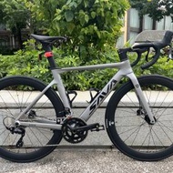 2025 SAVA A7L 24速油剎桶軸碳刀碳纖維公路車 送水架前後蛙燈