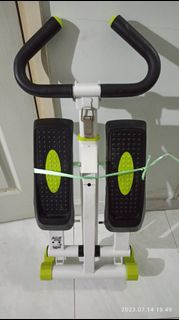 免費 (凈支架 - 無氣壓筒 / 無滑輪組件組件 / 無計步器)Energym Total Step 踏步機凈支架