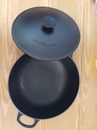 Lc Creuset 26cm 黑裡媽咪鍋(鑄鐵鍋)