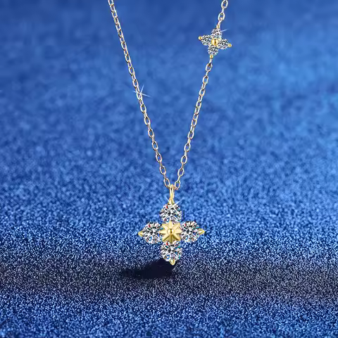 Platinum PT950 necklace moissanite pendant 18K white gold high-end four-leaf clover clavicle chain 1