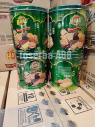 Biskuit hatari kaleng biskuit rasa durian rasa coklat rasa chocopuff mix rasa assorted biscuit