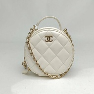 Chanel香奈兒 白色羊皮革鐳射標淺金扣CF季節款圓餅包肩背包