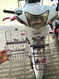 Rổ trước inox có nắp xe Wave và Vario 2018 đến 2021