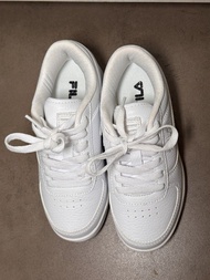 全新 Fila 白色波鞋  兒童波鞋/返學鞋 EUR 31
