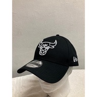New Era 9Forty Chicago Bulls Outline Black Cap