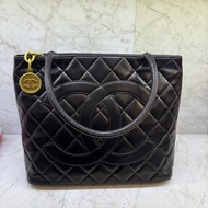 CHANEL黑金羊皮金幣包/2