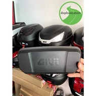 Givi BB42N backrest mattress, mounted for Givi B42N, B33, B32, B32NB case, motorcycle trunk box, giv