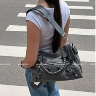 🏷️ Balenciaga 機車包