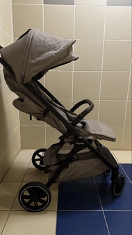 Nuna TRVL Lx 嬰兒推車 灰色