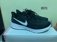 Nike Revolution5 跑鞋