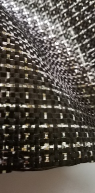 ผ้าคาร์บอน เคฟล่า​ แท้​  ลาย tomcat  plain  weave สีดำ บรอนส์เงิน 3k  น้ำหนัก​  205​ กรัม​ carbon Silver hybridge cloth toray​ yarnขนาด 100 cm x 50 cm