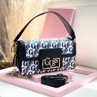 กระเป๋าสะพายข้าง Guess 9 นิ้ว