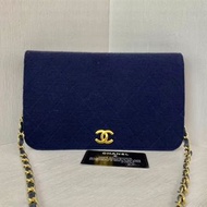Chanel vintage 布面翻蓋口蓋鏈條包 Woc鏈條包，容量還不錯，標模糊 有卡，vintage 經典款，尺寸24.14.6