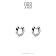 NooYoo ต่างหูสำหรับผิวแพ้ง่าย Pyramid Hoop Surgical Steel (สีขาว/สีดำ)