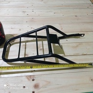 BEHEL BRAKET BRACKET BELAKANG MOTOR SUZUKI TS Behel Belakang Bagasi Suzuki TS 125 Hitam Model Origi