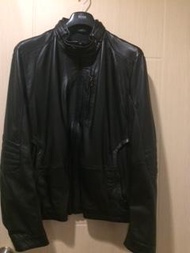 賠售全新黑色 HUGO BOSS 小羊皮皮衣,真品.非Armani.GUCCI.PRADA.Chanel原價55000元