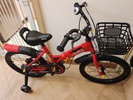 兒童紅色腳踏車