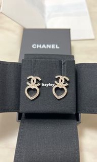Chanel 23B 心形耳環