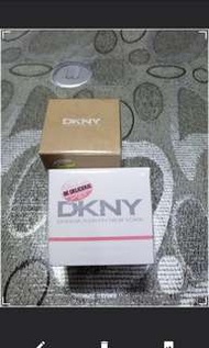 DKNY DONNA KARAN NEW YORK EAU PARPFUM SPRAT/VAPORSATEUR 30mlDKNY青蘋果清新花果香水 原價$438現特價$198