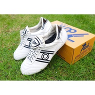 DUM รองเท้าฟุตบอล รองเท้าบอล สตั๊ด หนังแท้ รุ่น Eagle black ตำนานรองเท้าบอล ยุค 90