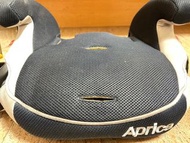 二手$600 Aprica 愛普力卡 汽車輔助增高座墊 兒童座椅 兒童汽座 墊高椅 增高墊 汽車座椅墊 增高座椅 汽車增高墊 輔助汽車坐椅 增高椅 汽車坐墊 已清潔過 狀況良好