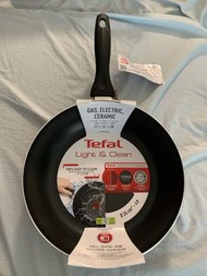全新tefal 26 cm易潔炒鍋/ brand new Tefal 26cm frying fan