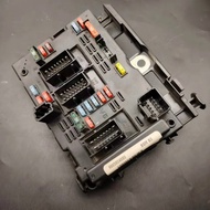 Sử dụng chính hãng nắp ca-pô cầu chì đơn vị lắp ráp điều khiển bsm R05 9666700480 cho Peugeot 307 30