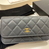 Chanel 金球phone bag