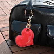 【kate spade】AirTag 保護套 紅色愛心