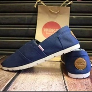 sepatu casual slip-on wakai pria dan wanita navy polos/navy kombinasi/navy motif/sepatu slop/sepatu 