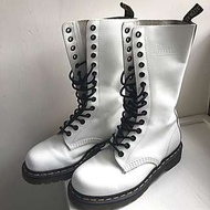 Dr Martens 14-eye White Boots