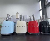 🌟官網授權商家🌟SMEG 刀具斯麥格刀架七件套唔鏽鋼套裝刀座復古奶油色(貨號：cbw7fo)
