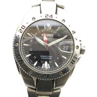精工 SEIKO 8F56-0060 手錶，萬年曆，石英機芯，黑色錶盤，附日期顯示（報廢品）