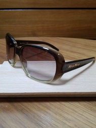 🈹️  特價 #舊版 #MIUMIU SMU08I 8BI-2Q1 Size 58 #圓方型 #透明啡漸淺色膠框灰漸淺色片 太陽眼鏡 #unisex #cateyes #casual style Tr