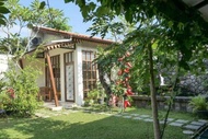 Veranda Java - Traditional &amp; Modern Javanese Villa