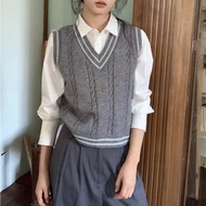 Basic knitted V-neck sweater with wide form and rope hem, easy to coordinate ullzang vitage Korean s