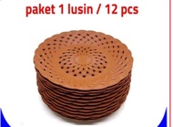 1 lusin piring rotan plastik