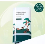 Round Wrap Pine Soothing Cica Airy Sun Stick 19g