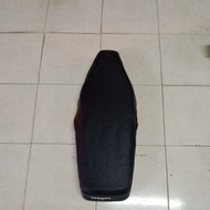 SEAT COVER Y100 SIAP BERJAHIT GETAH..( TIDAK PERLU STAPLER)