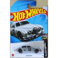 Hot Wheels Jaguar Mk1 [Race Day]