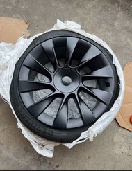 特斯拉20寸Modely原廠原版20寸
 99新輪圈到貨特斯拉Model- Y
 輪胎255/40R20 米其林