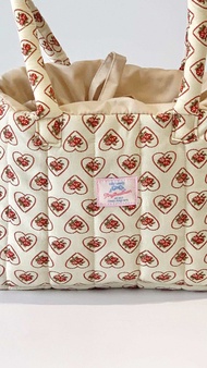 Tinytreetown - Heart latte puffy bag