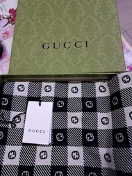 Gucci頸巾
