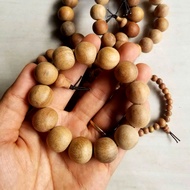 Vòng tay chuỗi gỗ xá xị có mùi thơm