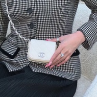 Chanel 白銀mini編織盒子包 白色銀扣 羊皮 10*9*4 9新 配件塵袋