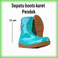 AP BOOTS PENDEK SEPATU BOOT PENDEK KARET ANTI AIR SEPATU BOAT KARET PENDEK (21cm)