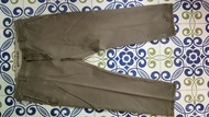กางเกงขายาว ชาย  กางเกงผู้ชาย  กางเกงขายาวผู้ชาย ดอคแบรนด์เนมUSA  Size 38X32 Made in Cambodia เนื้อผ้าผลิตจาก 95%cotton5%polyester  มือสอง สภาพดีดี ถูกชัวร
