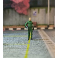 Miniature Pilothg Carrying Helmet Scale 1/64 Diorama Airport Airplane Action Figure - H3D